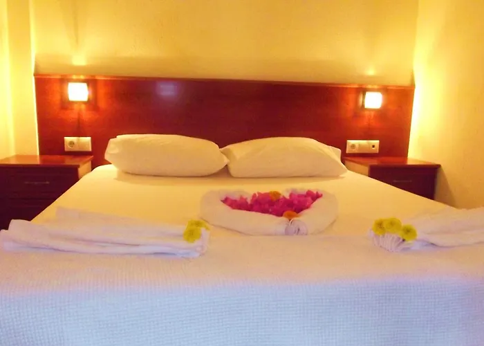 Murat アパートホテル